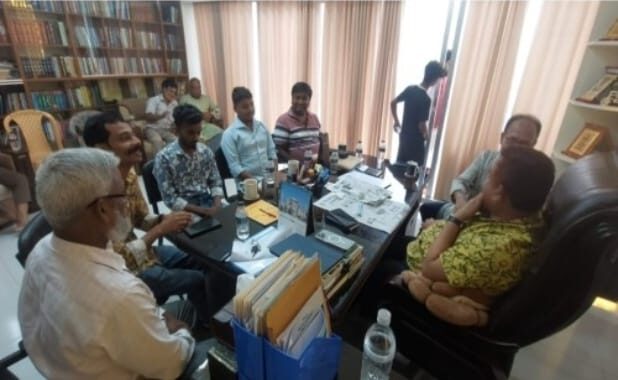 স্বেচ্ছাসেবকদের ধাক্কায় কয়েকজন সাংবাদিক আহত