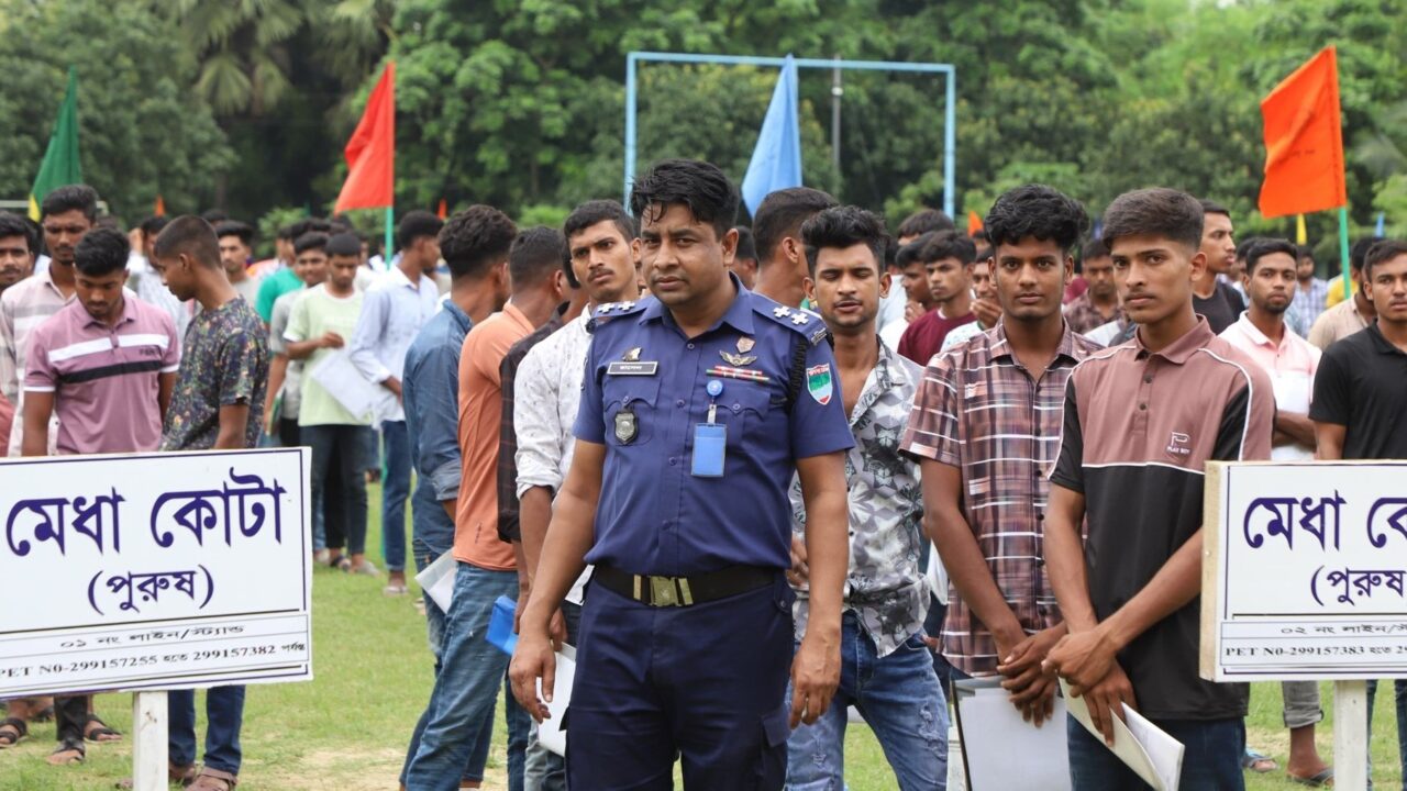 চুয়াডাঙ্গায় ট্রেইনি রিক্রুট কনস্টেবল নিয়োগের প্রথম দিনের কার্যক্রম সম্পন্ন