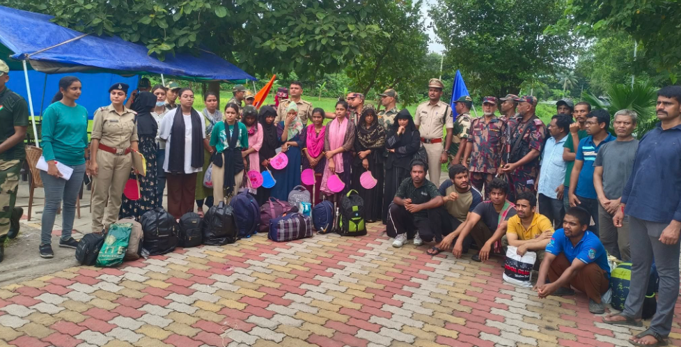 দর্শনা-জয়নগর সীমান্ত দিয়ে ২২ বাংলাদেশিকে ফেরত দিল বিএসএফ