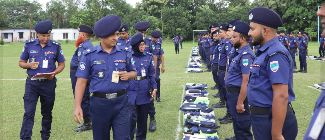 চুয়াডাঙ্গা জেলা পুলিশের মাসিক কীট পরিদর্শন প্যারেড অনুষ্ঠিত